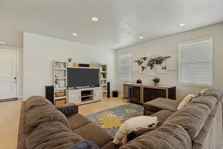 6078 N Boulter Peak Ln, Eagle Mountain, Utah 84005