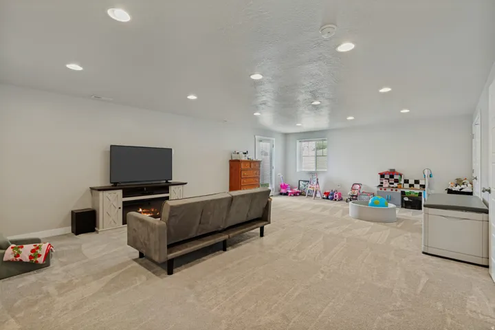 6078 N Boulter Peak Ln, Eagle Mountain, Utah 84005