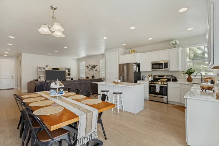 6078 N Boulter Peak Ln, Eagle Mountain, Utah 84005