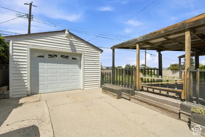 3320 S Broadway St, Magna, Utah 84044