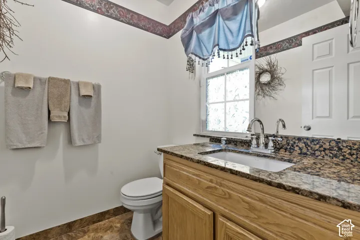 Main Floor 1/2 bath