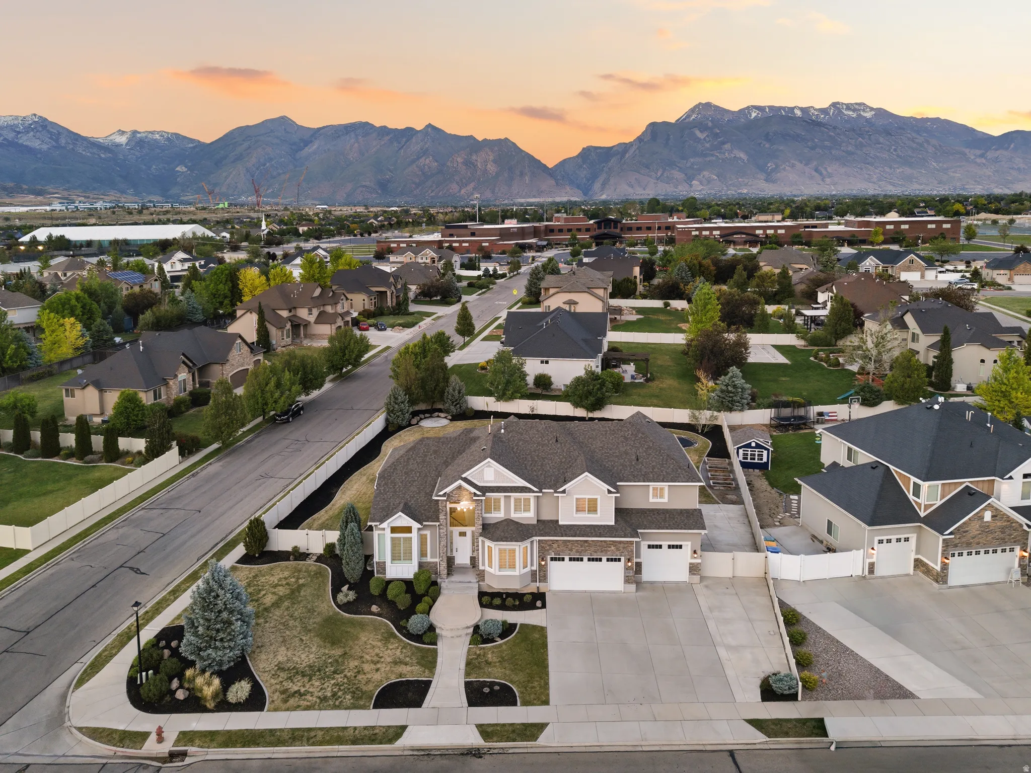 Expansive neighborhood setting with mountain scenery