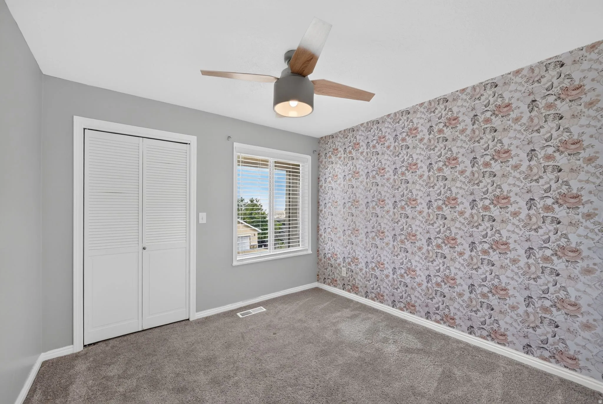 Upstairs bedroom.