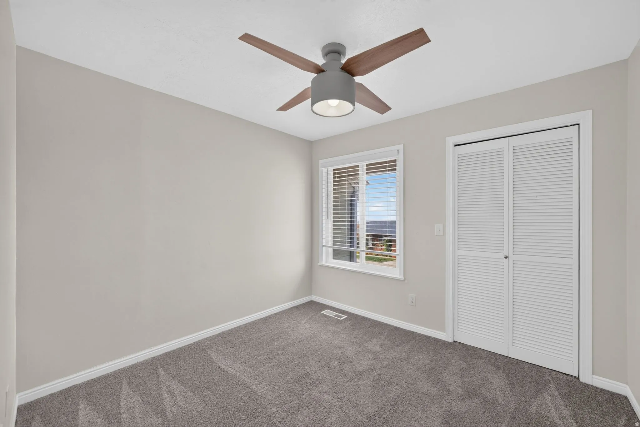 Upstairs bedroom.