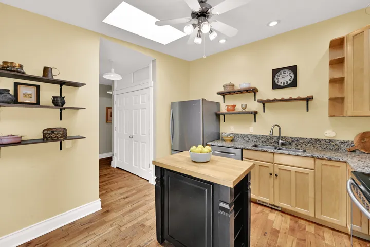 131 W 400 N, Salt Lake City, Utah 84103