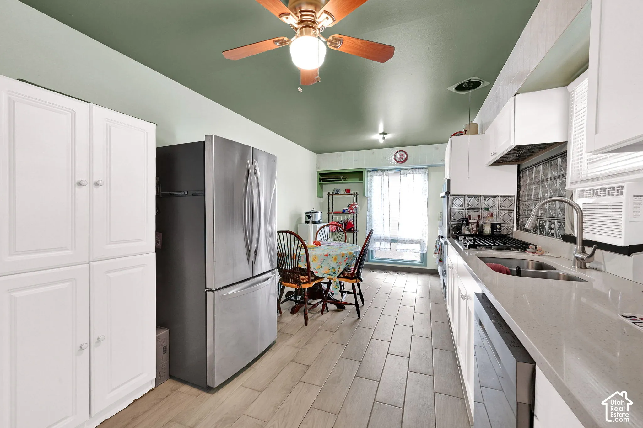Kitchen with dinning room