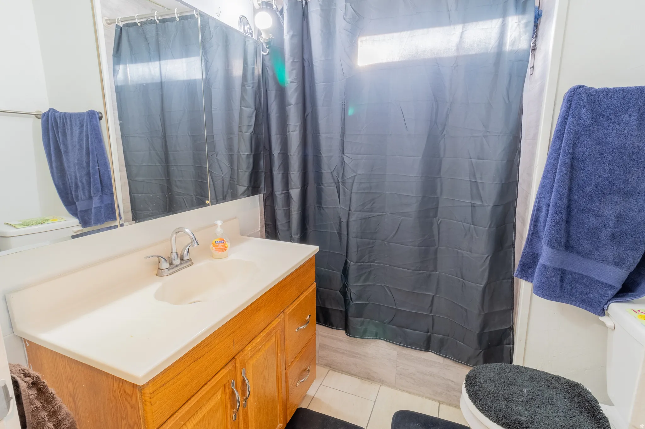 Bathroom with tub
