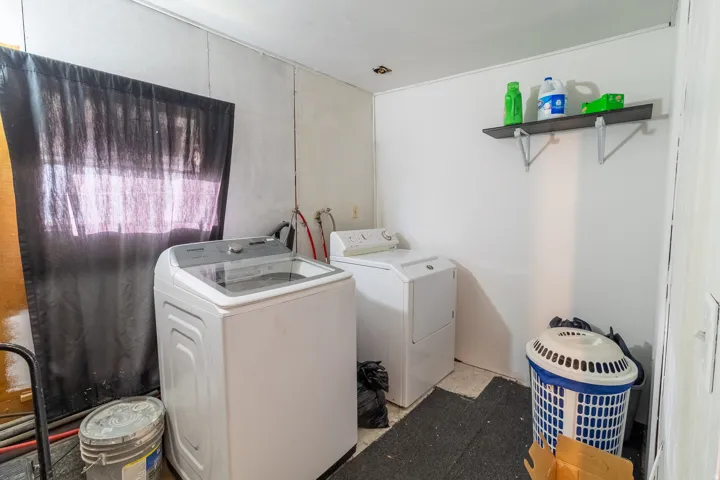 2nd bedroom or laundry room