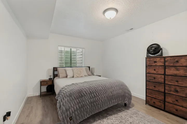 8061 S Oakridge Dr, West Jordan, Utah 84081
