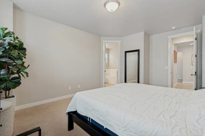8061 S Oakridge Dr, West Jordan, Utah 84081