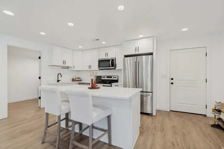 8061 S Oakridge Dr, West Jordan, Utah 84081
