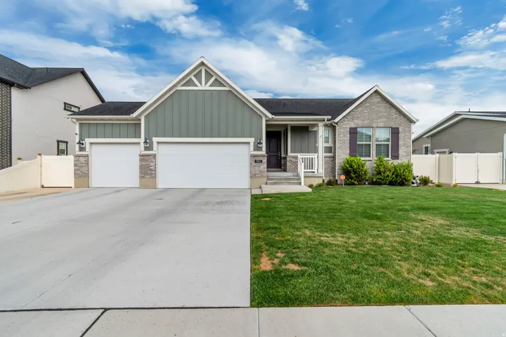 8061 S Oakridge Dr, West Jordan, Utah 84081