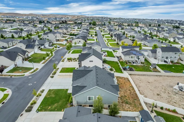 8061 S Oakridge Dr, West Jordan, Utah 84081