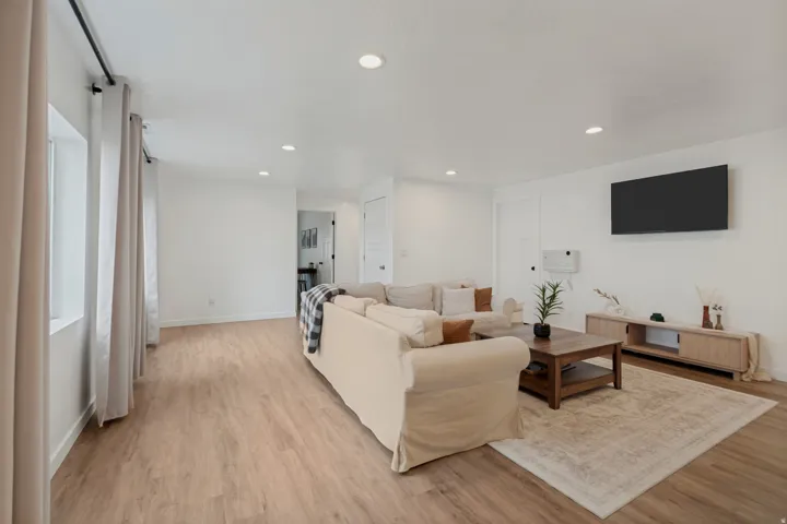 8061 S Oakridge Dr, West Jordan, Utah 84081
