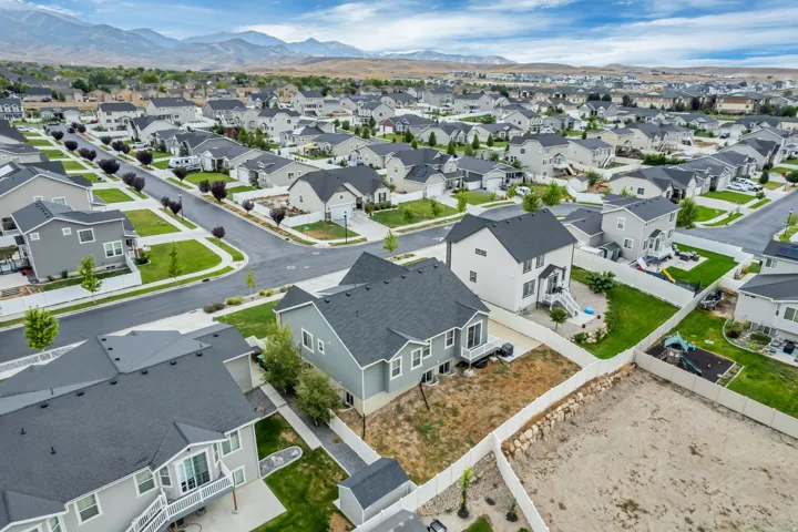 8061 S Oakridge Dr, West Jordan, Utah 84081