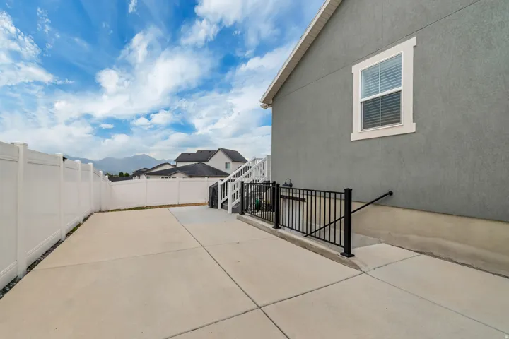 8061 S Oakridge Dr, West Jordan, Utah 84081
