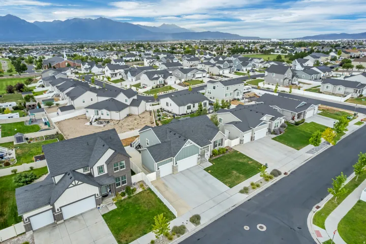 8061 S Oakridge Dr, West Jordan, Utah 84081