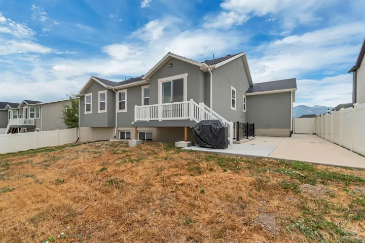 8061 S Oakridge Dr, West Jordan, Utah 84081