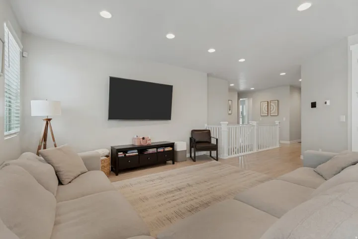 8061 S Oakridge Dr, West Jordan, Utah 84081