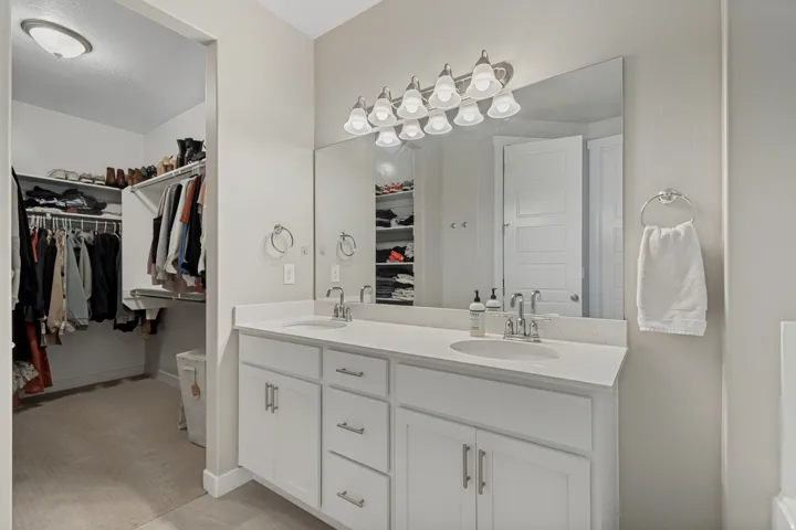 8061 S Oakridge Dr, West Jordan, Utah 84081
