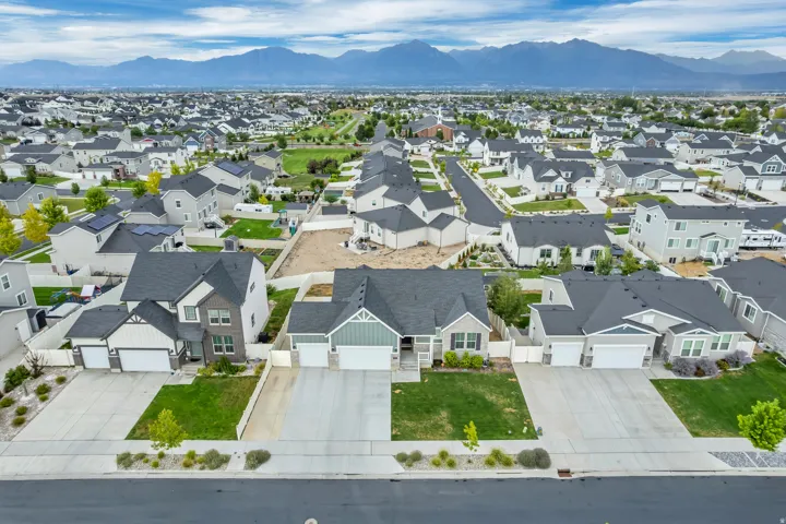 8061 S Oakridge Dr, West Jordan, Utah 84081