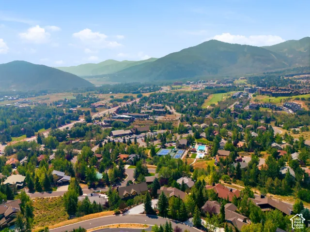 Views of the Canyons, Deer Valley and Park City Ski Resorts. Sun Peak Clubhouse allows access to 312 acres of community open space, hiking trails, mountain biking trails, walking trails, tennis courts, pickleball courts, a pool and more! Perfectly situate