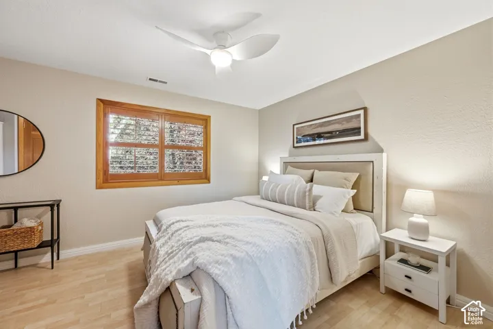 2nd bedroom on the upper level with a large closet.