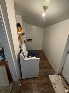 Unit 2 laundry/storage/mudroom