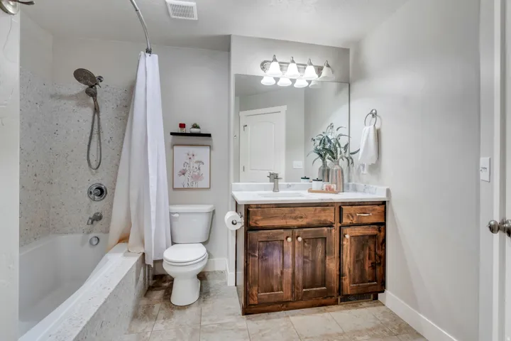 Master bathroom with quartzite countertops