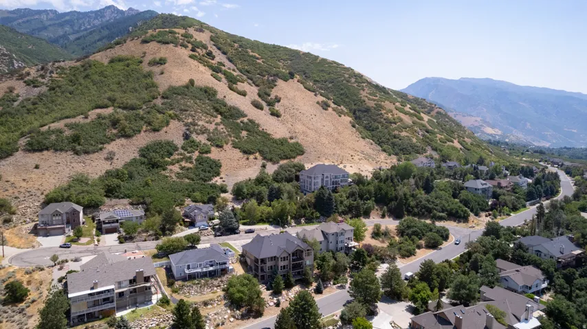 View of neighborhood and mountains