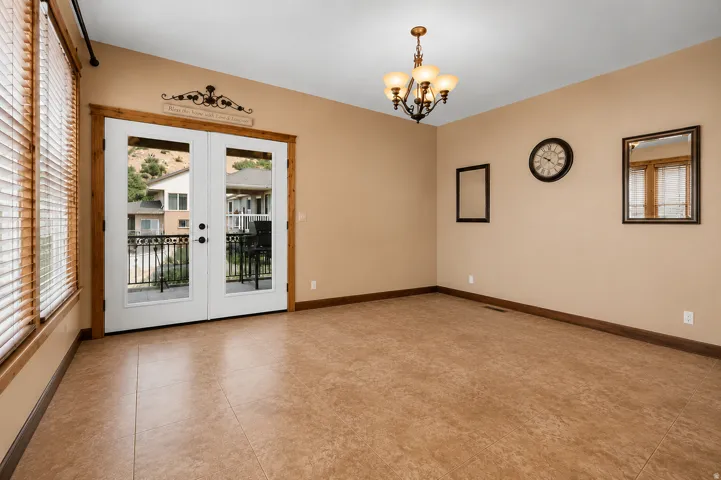 Dining Room (AI removed salon)