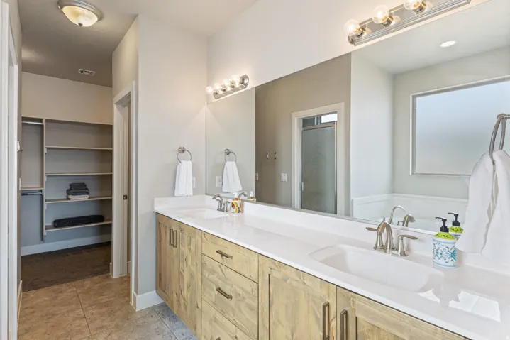 494 E Dry Springs Ln, Washington, Utah 84780