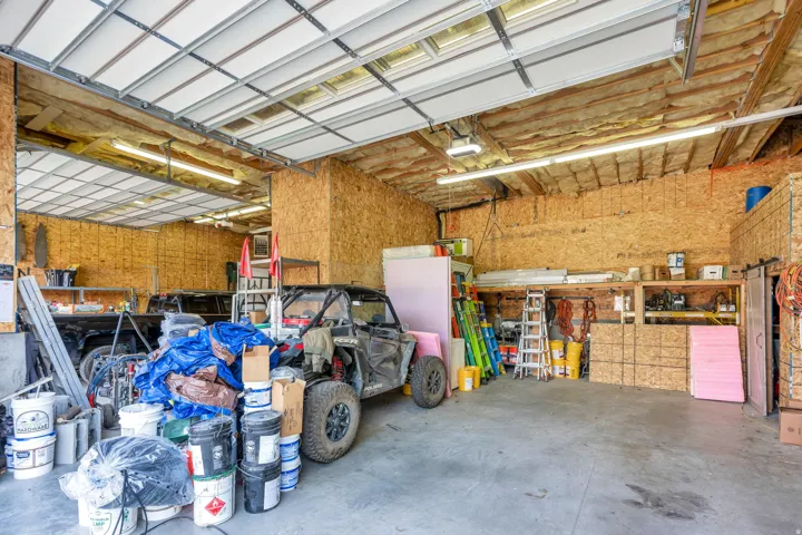 Detached shop/garage.