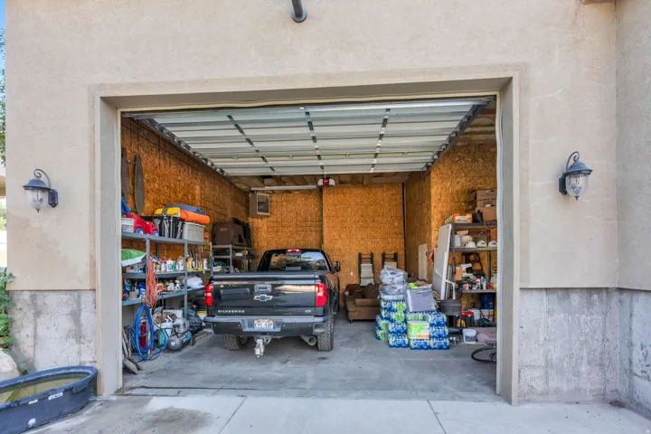 Shop/detached garage.