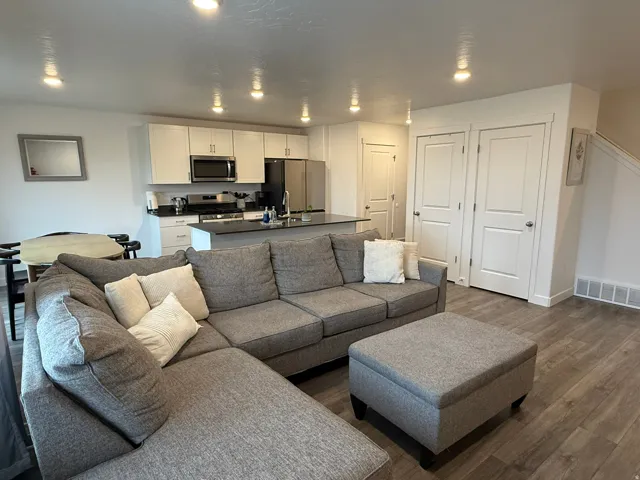 1218 W Hidden Spring Dr, Santaquin, Utah 84655