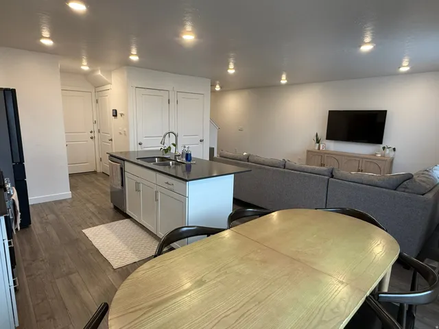 1218 W Hidden Spring Dr, Santaquin, Utah 84655