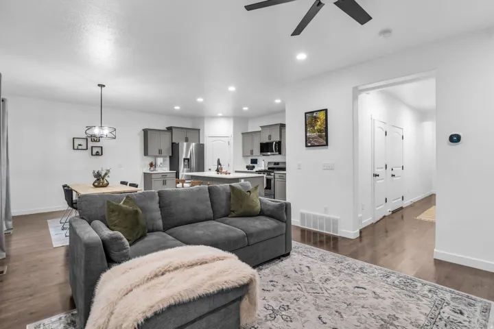 509 S Pegasus Way, Saratoga Springs, Utah 84045