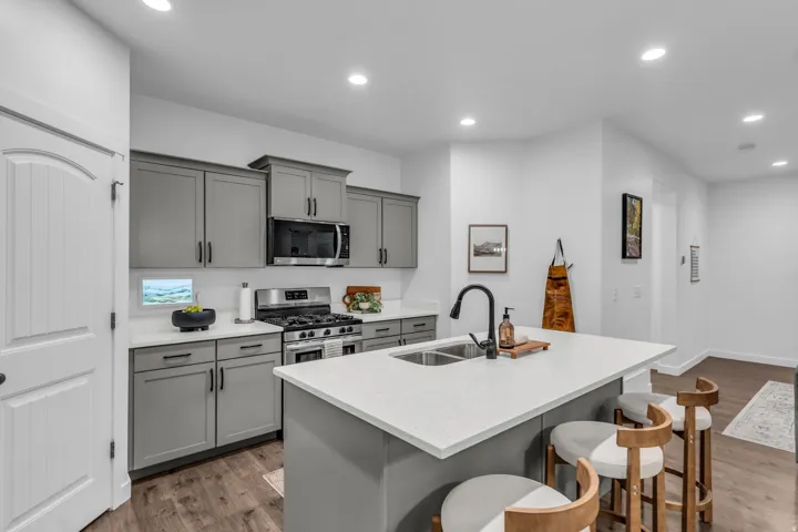 509 S Pegasus Way, Saratoga Springs, Utah 84045