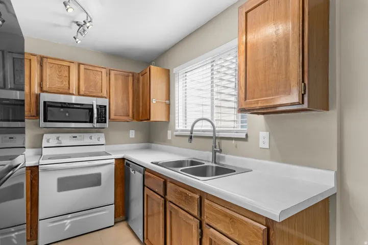 7721 S Briarsprings Dr, Midvale, Utah 84047