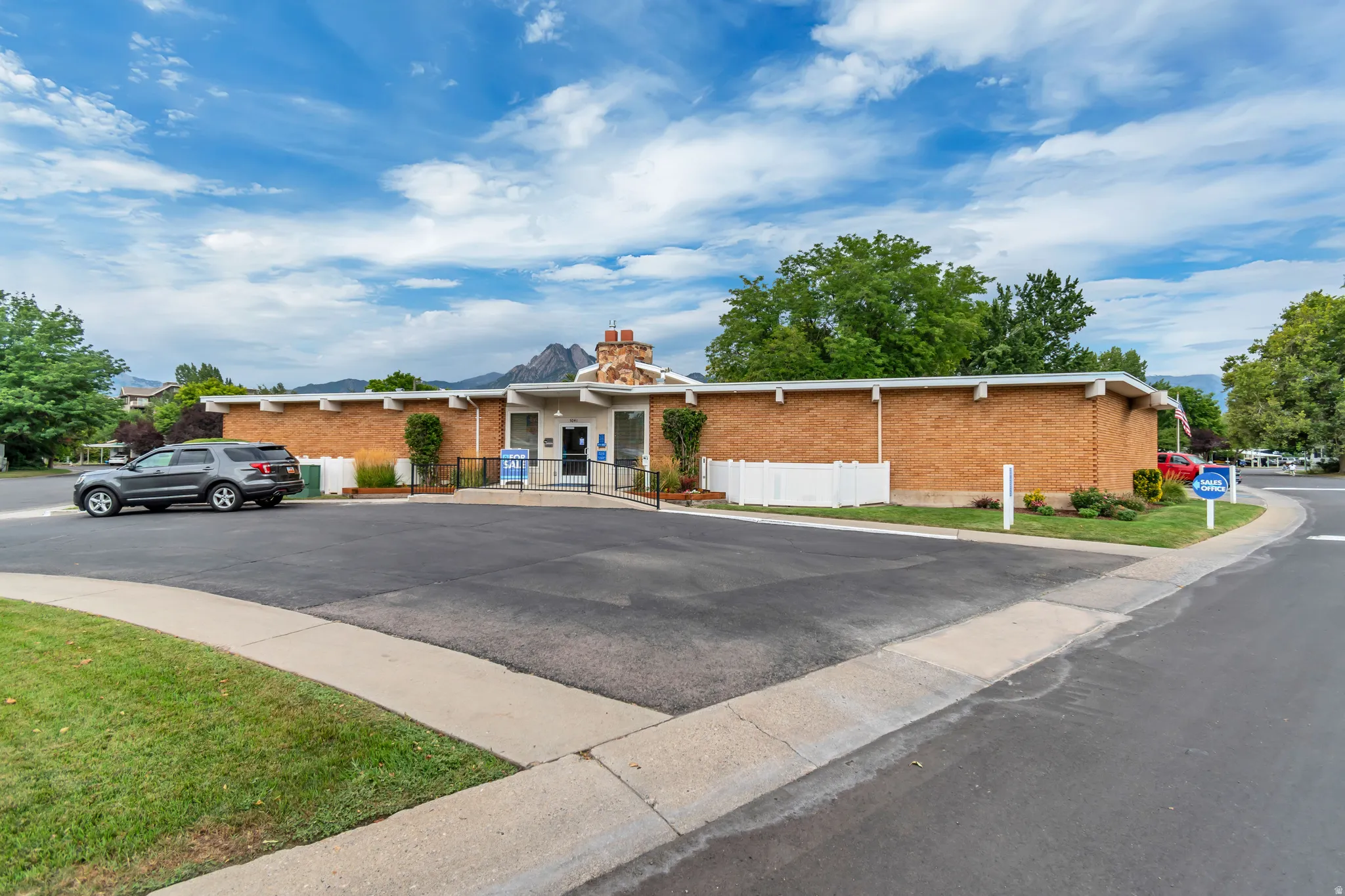 Community office and clubhouse