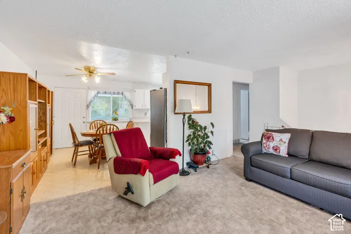 Recessed ceiling fan with light fixture