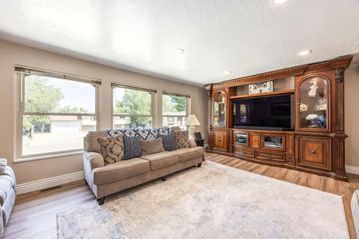 3819 W Owensboro Dr, West Jordan, Utah 84084