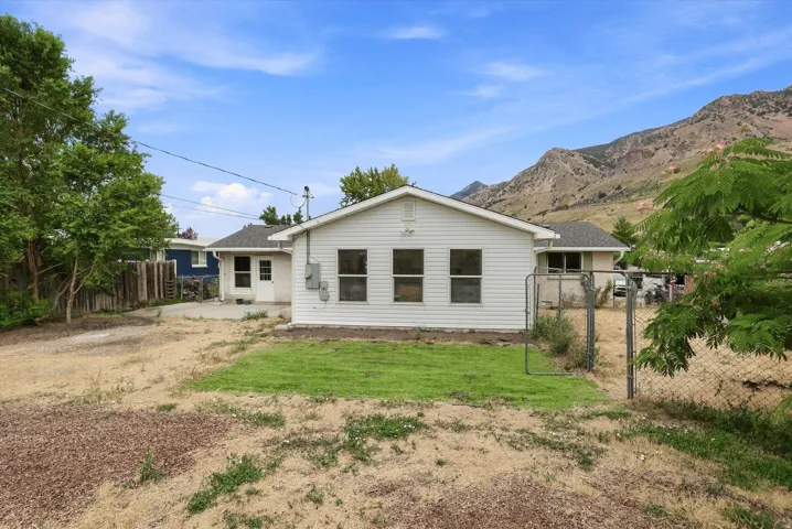White horizontal siding with multiple windows