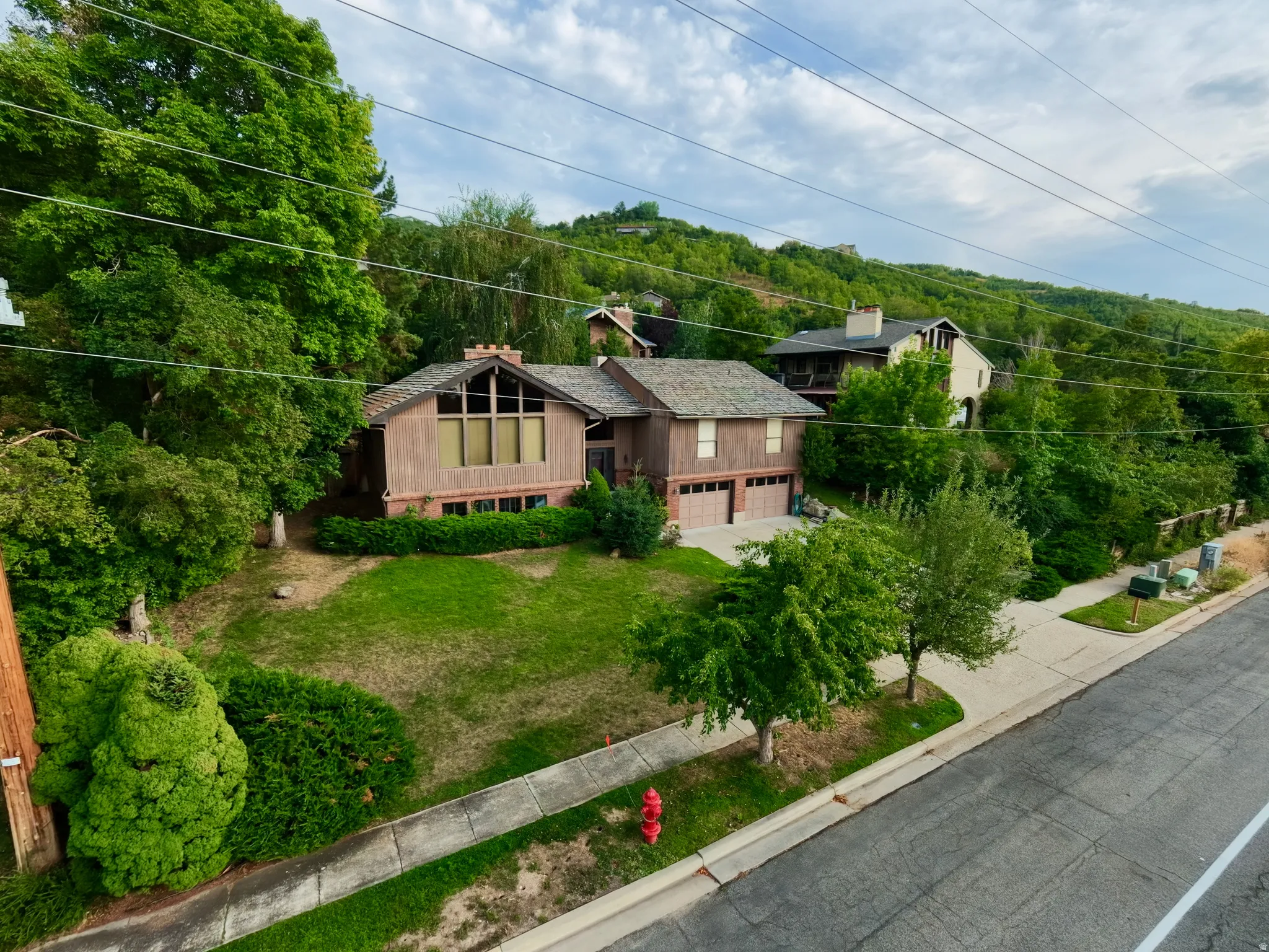 Multi-level residence Tucked away on Bountiful Blvd