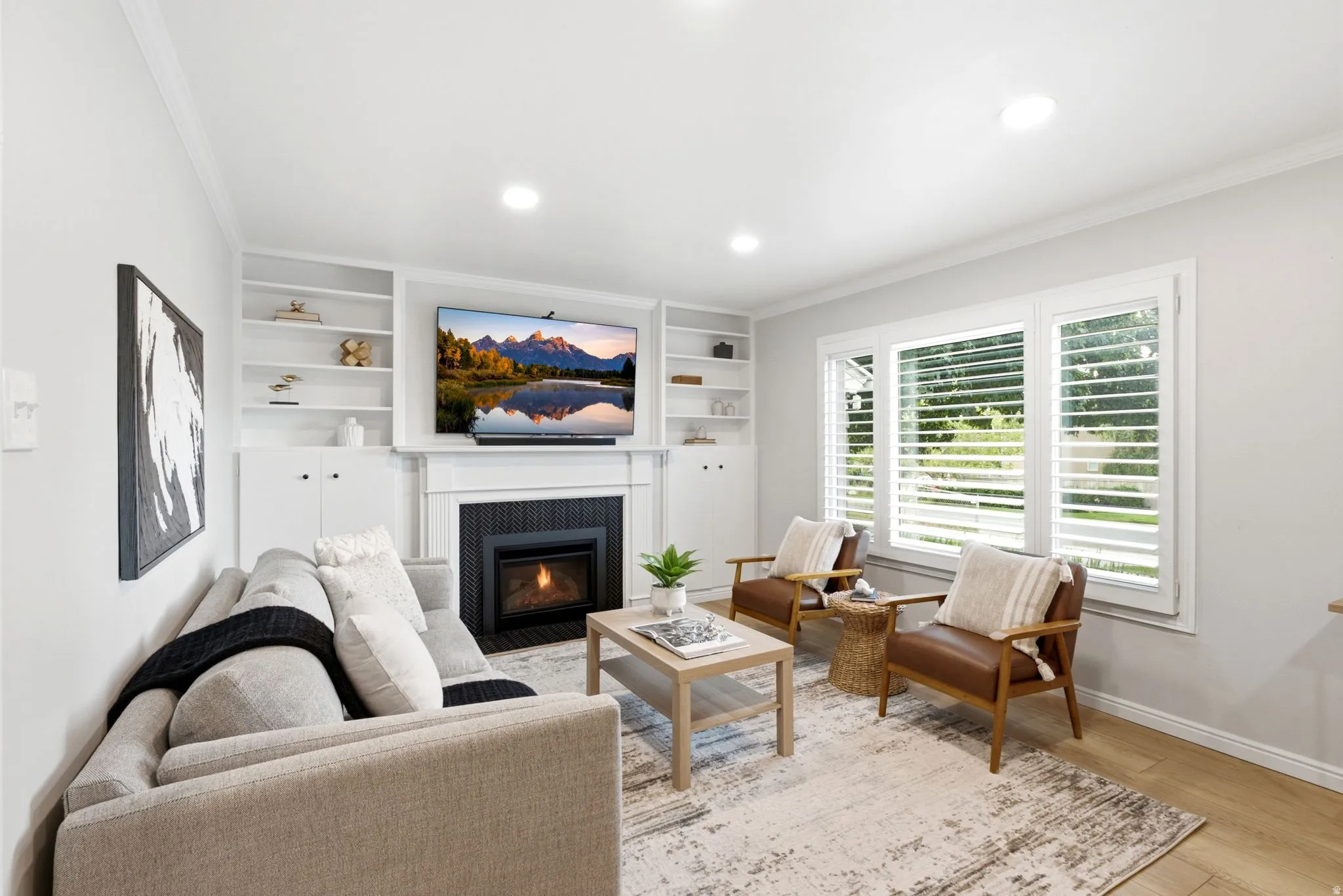 Recessed lighting and crown molding