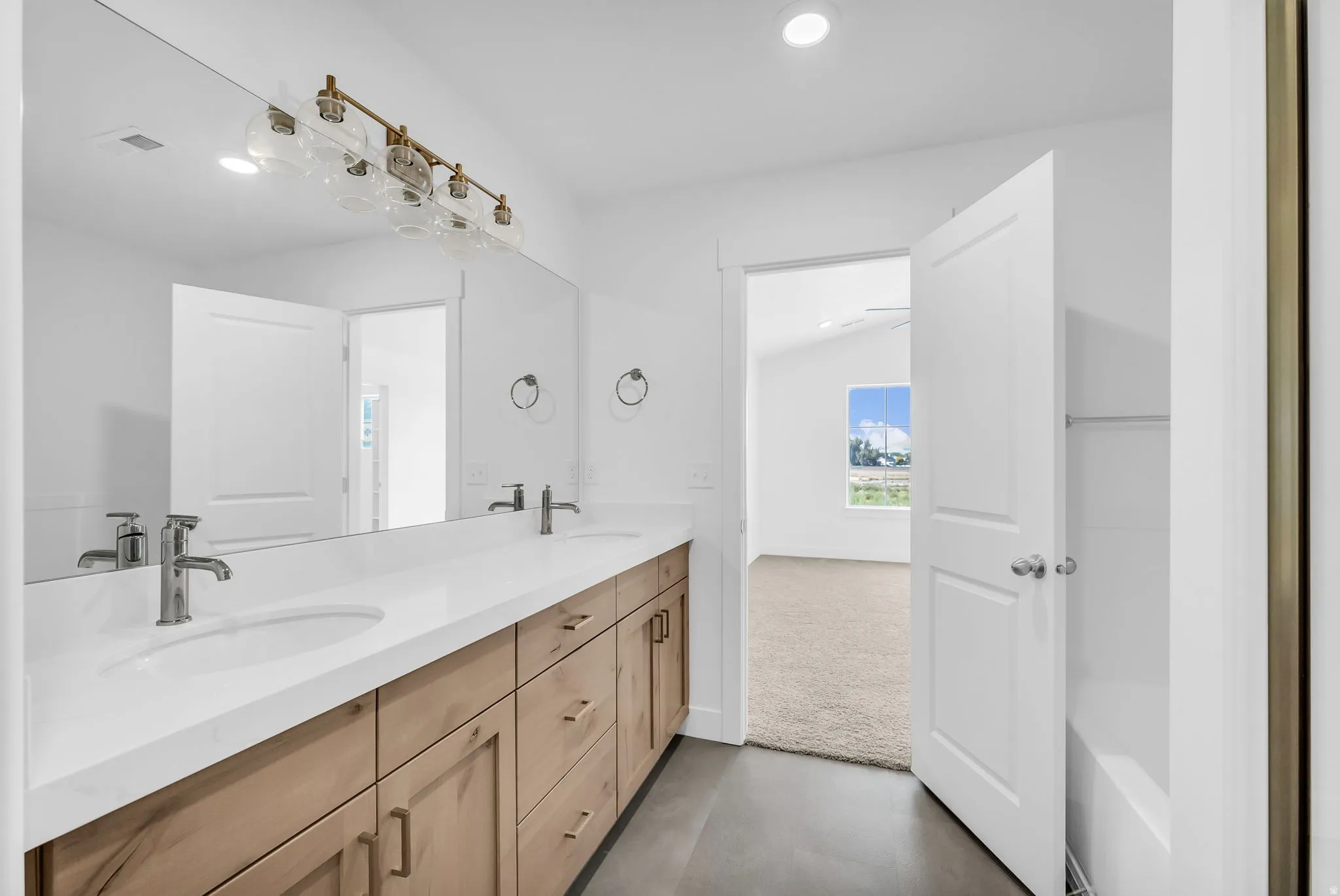 Upstairs full bathroom