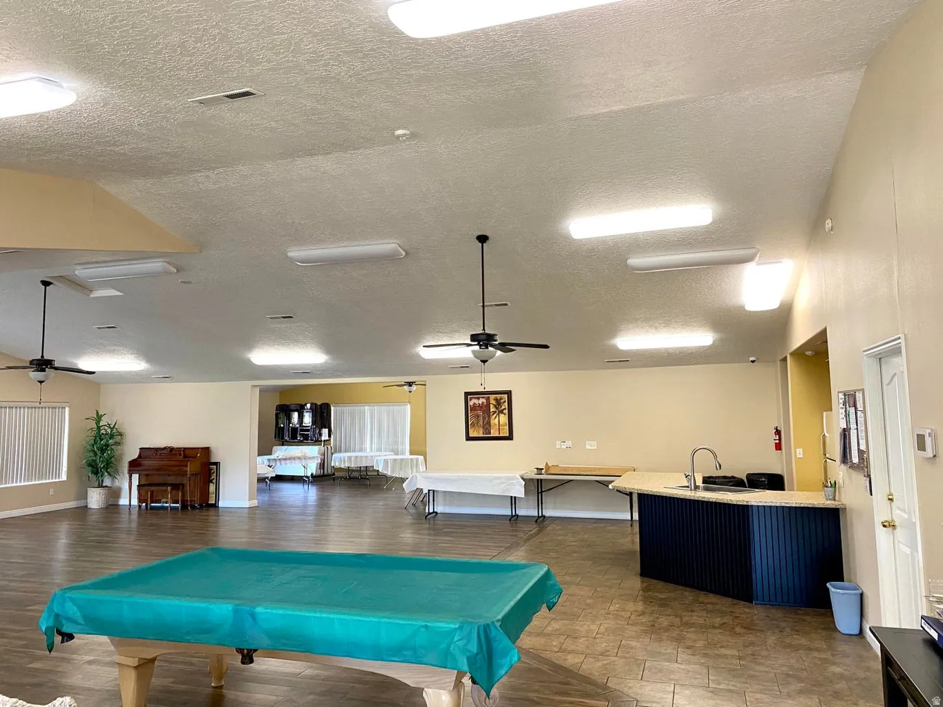 Clubhouse - Pool Table