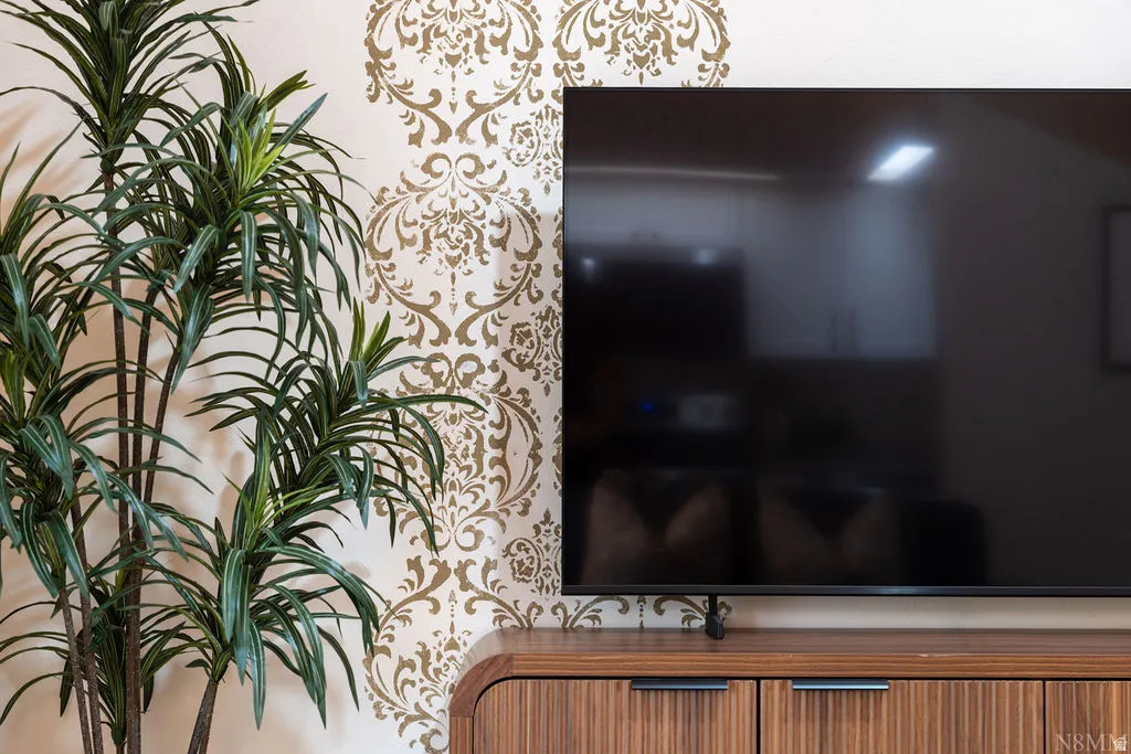 Accent wall with a damask pattern