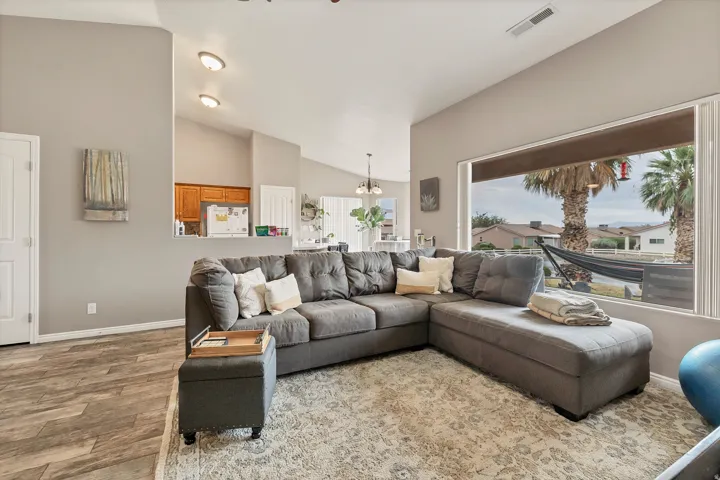 574 E 400 S, Ivins, Utah 84738