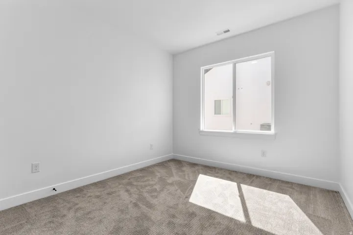 Picture of a model Cali. Not of current listing.
